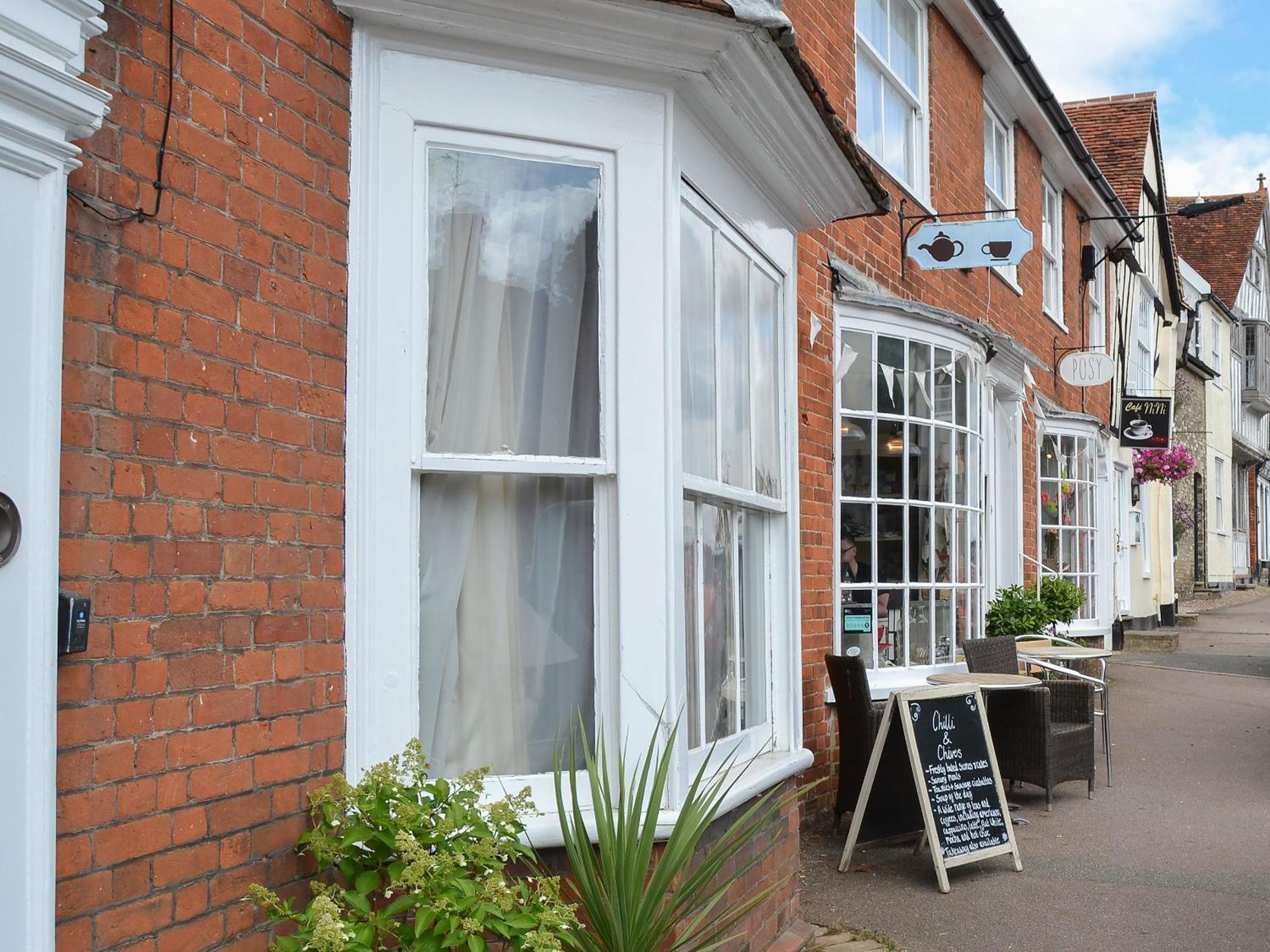 Lavenham Red Brick Cottage Exterior photo