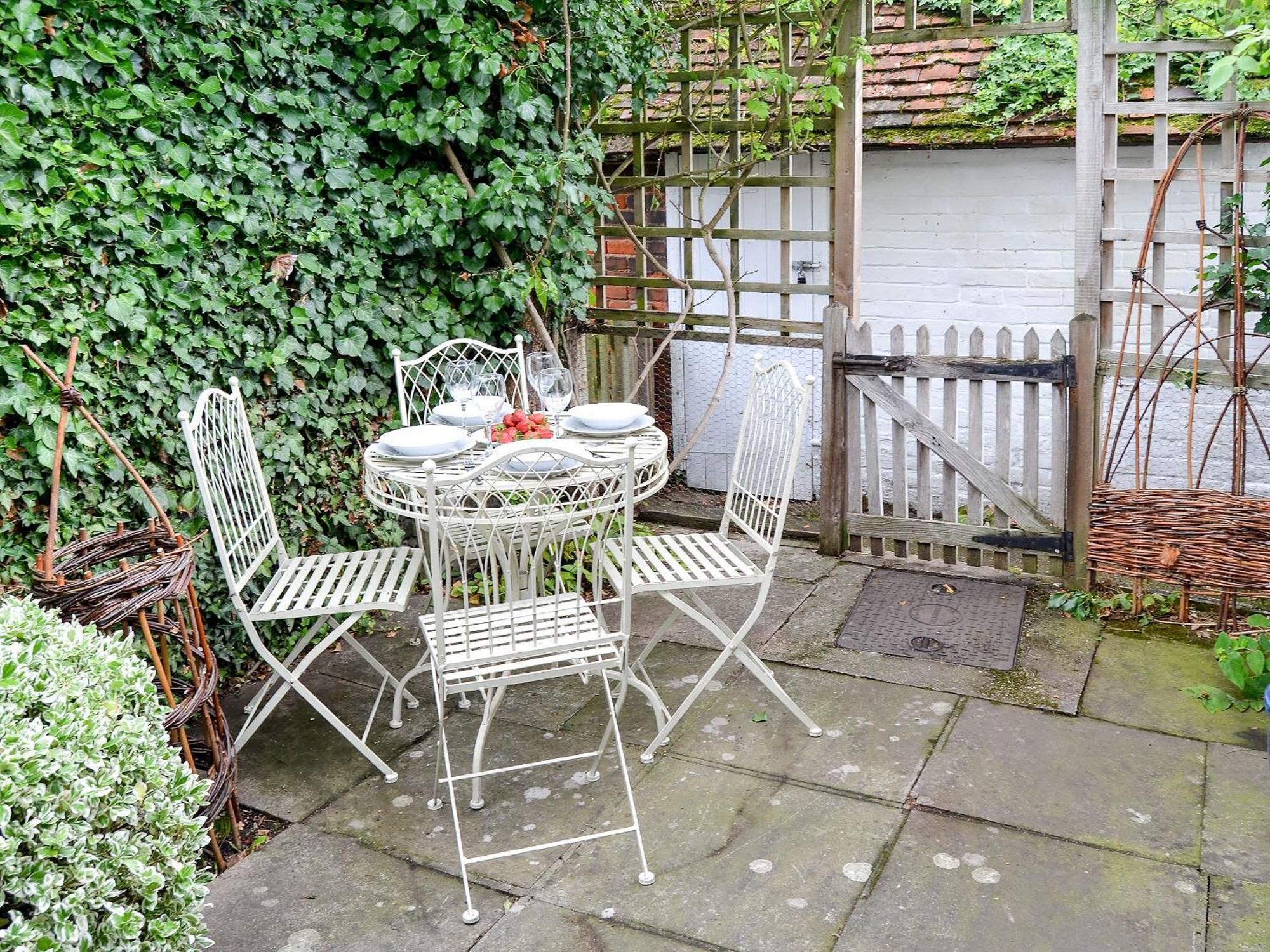 Lavenham Red Brick Cottage Exterior photo