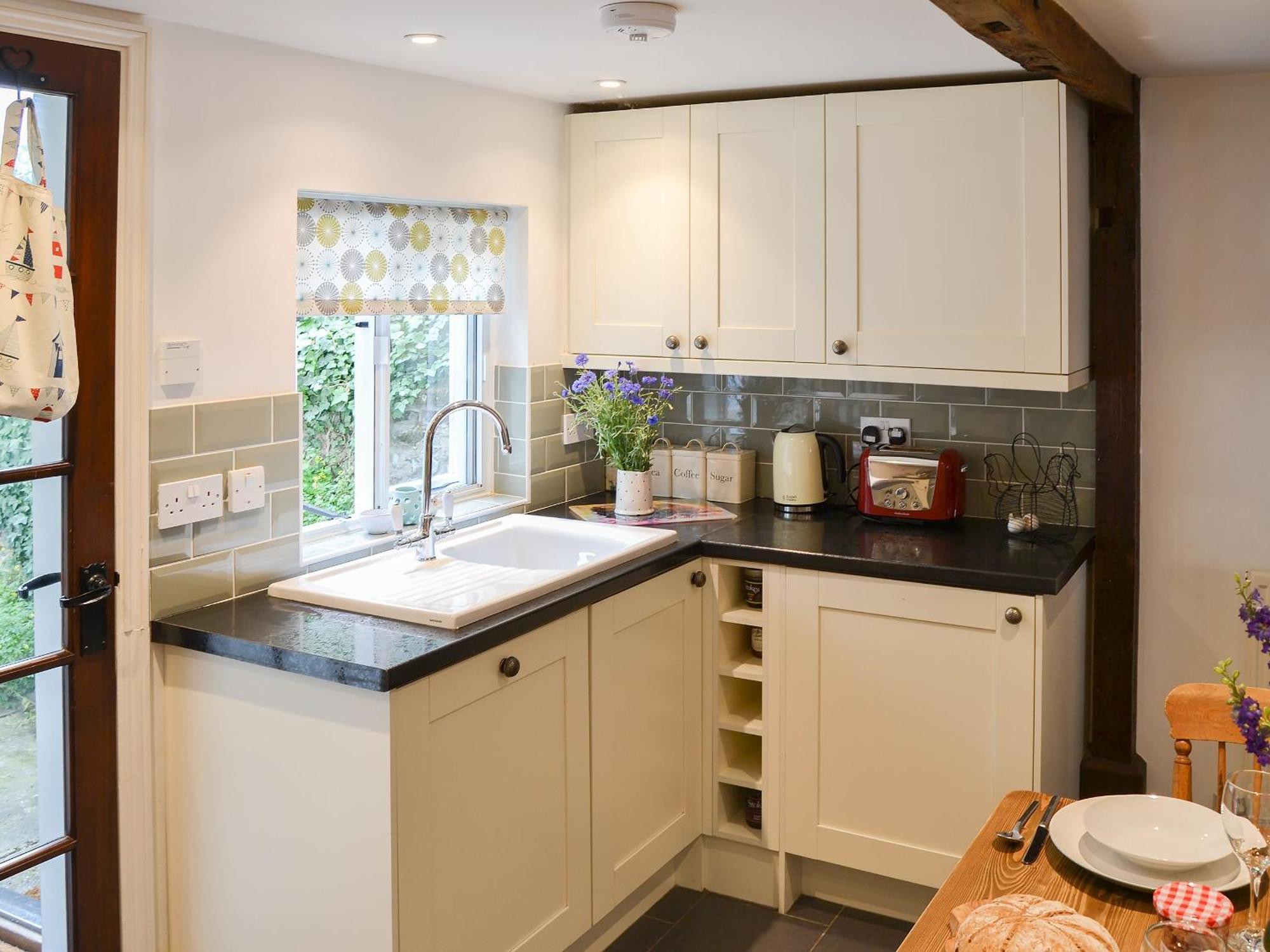 Lavenham Red Brick Cottage Exterior photo